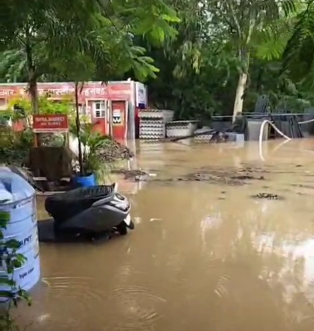 पाऊस थांबला, पण पाणी उपसा सुरुच