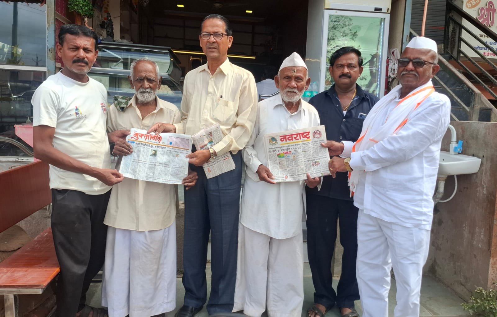 छंद वाचनाचा,वयोवृद्ध वाचक नागरिकांचा सन्मान