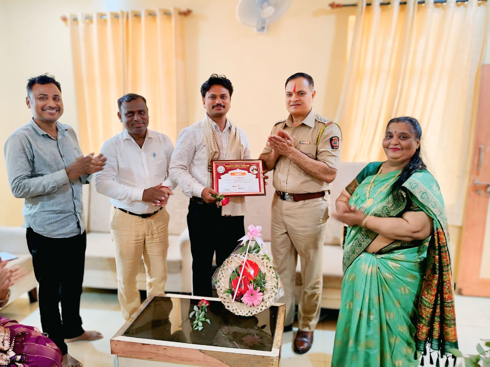 प्रा.डॉ. राहुल पालके यांचा आदर्श शिक्षक पुरस्काराने सन्मान