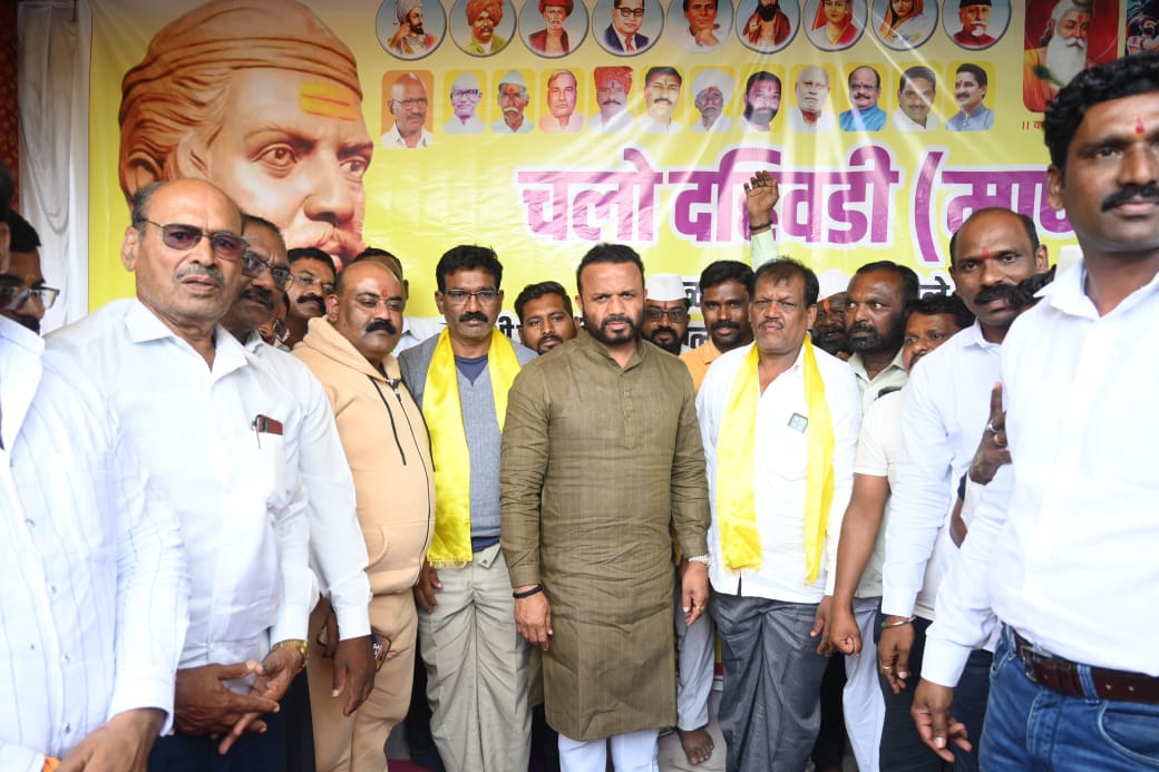 ग्रामविकास मंत्री जयकुमार गोरे यांच्या मध्यस्थीनंतर रामोशी समाज बांधवांचे उपोषण मागे!