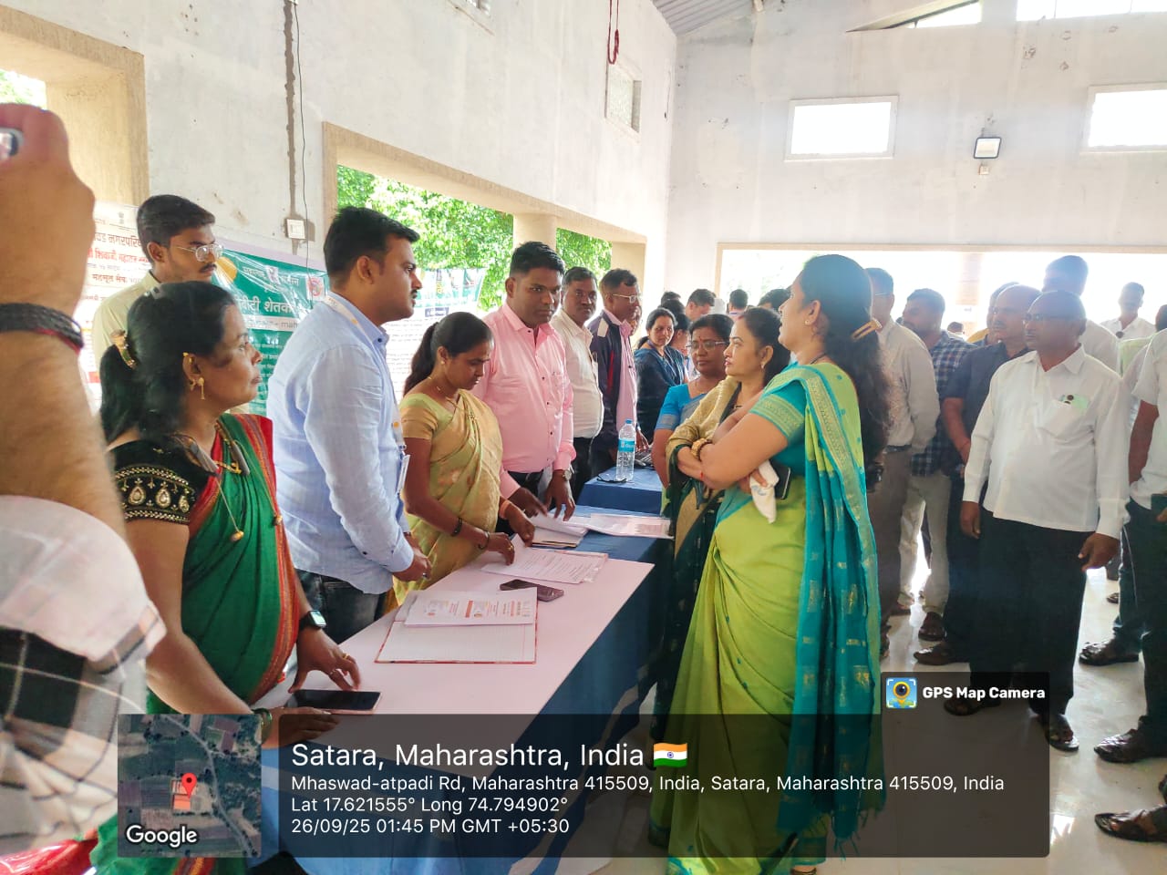 म्हसवड पालिकातंर्गत पथविक्रेत्यांना आत्मनिर्भर निधीचे वाटप